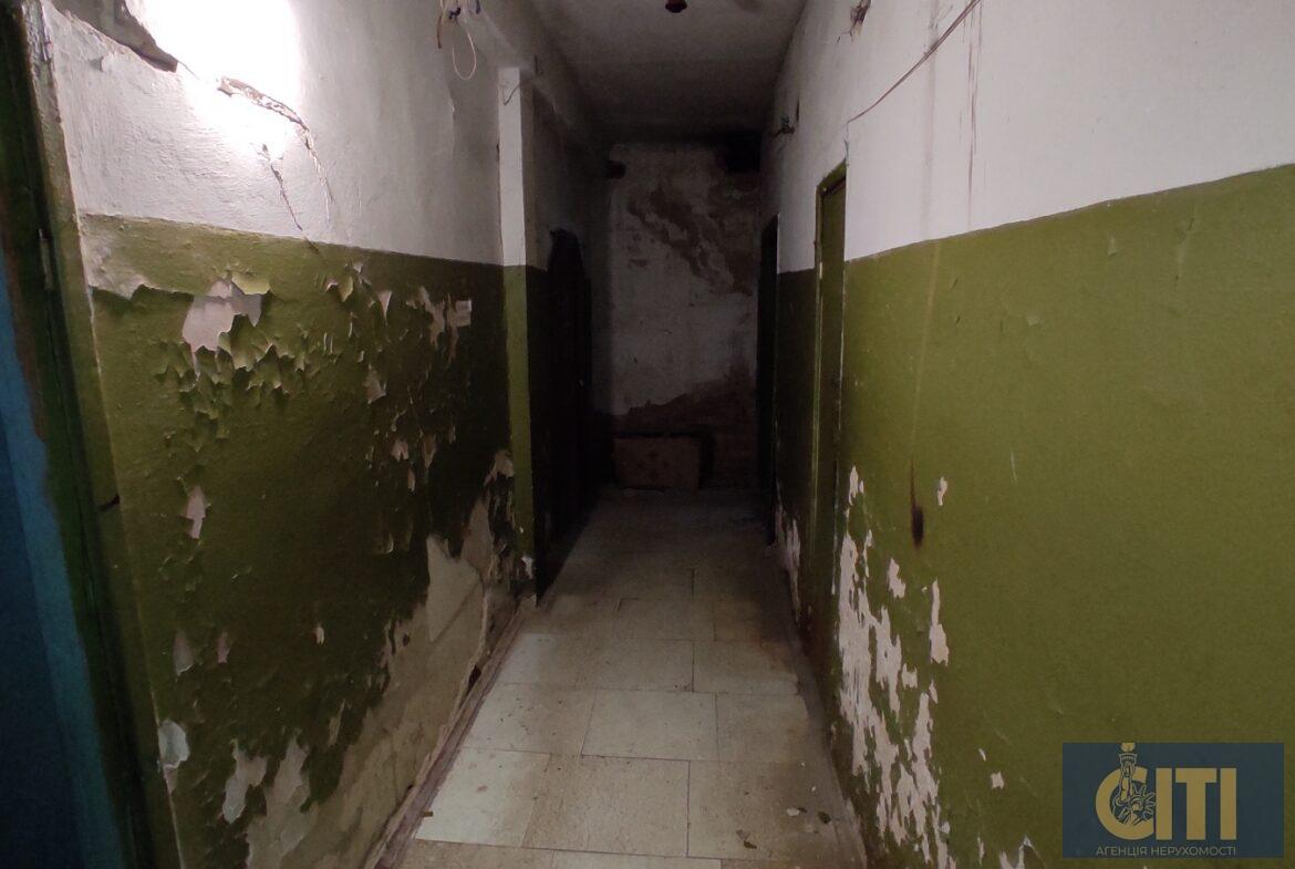 Адміністративна будівля вул. Параджанова, 1000 кв.м.