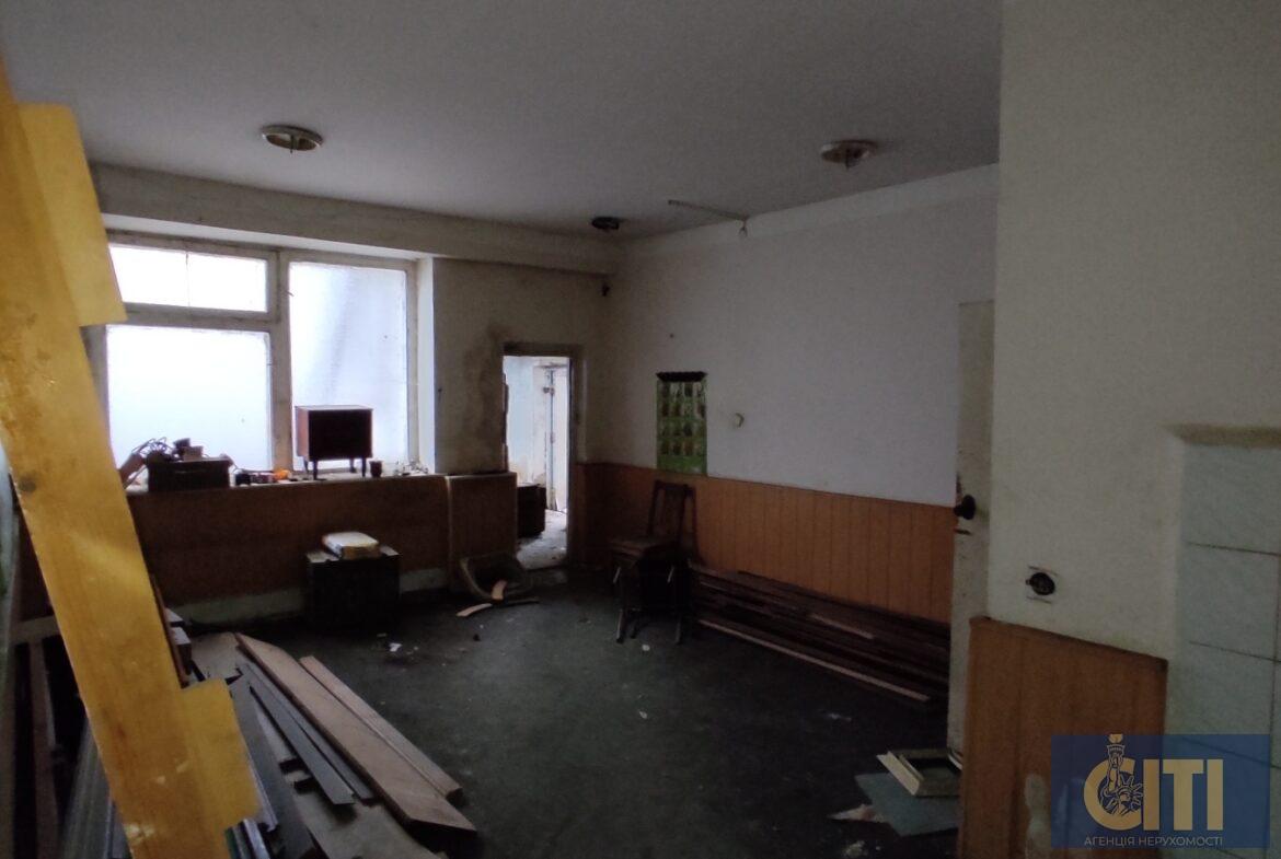 Адміністративна будівля вул. Параджанова, 1000 кв.м.