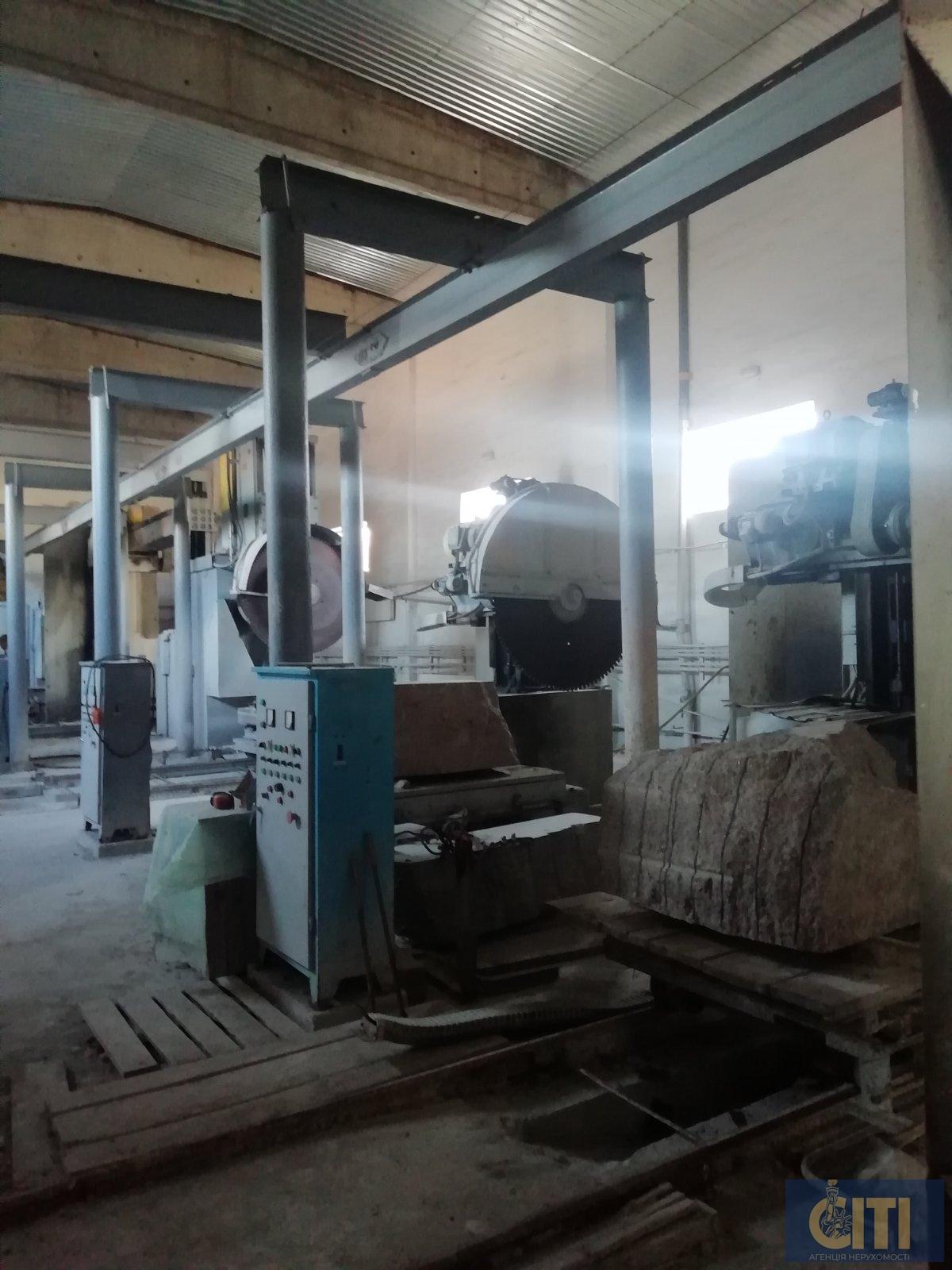 Камнеобрабатывающее предприятие (обработка гранита), 2 040 м2 Каменеобробне підприємство (обробка граніту), 2 040 м2