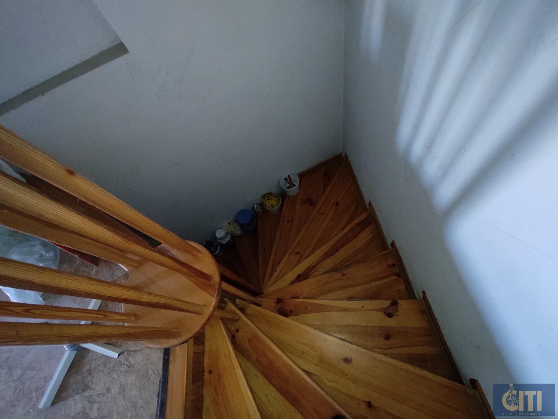 Магазин-кафе в центре Житомира, 120 кв.м. Магазин-кафе в центрі Житомира, 120 кв.м.