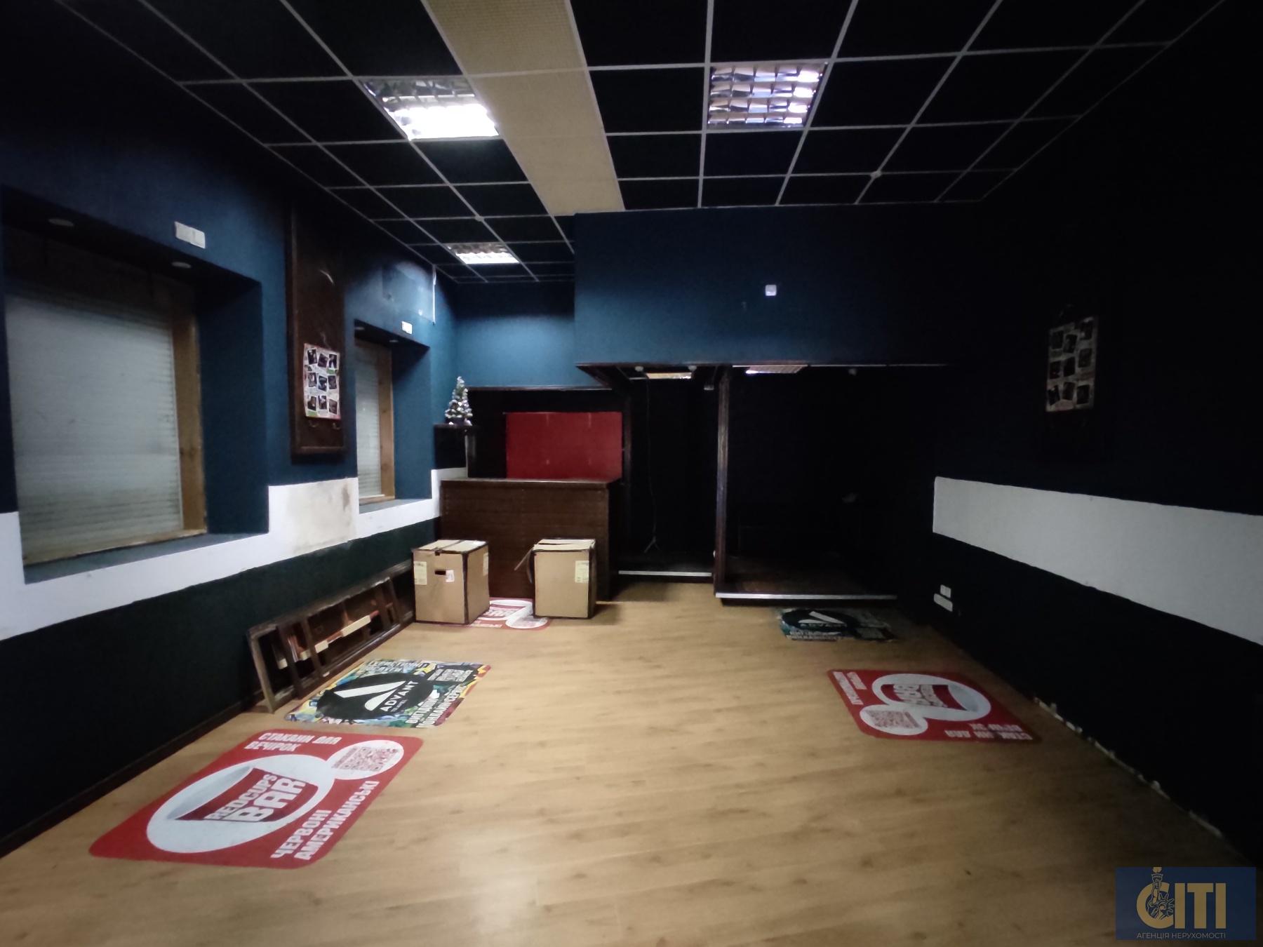 Магазин-кафе в центре Житомира, 120 кв.м. Магазин-кафе в центрі Житомира, 120 кв.м.