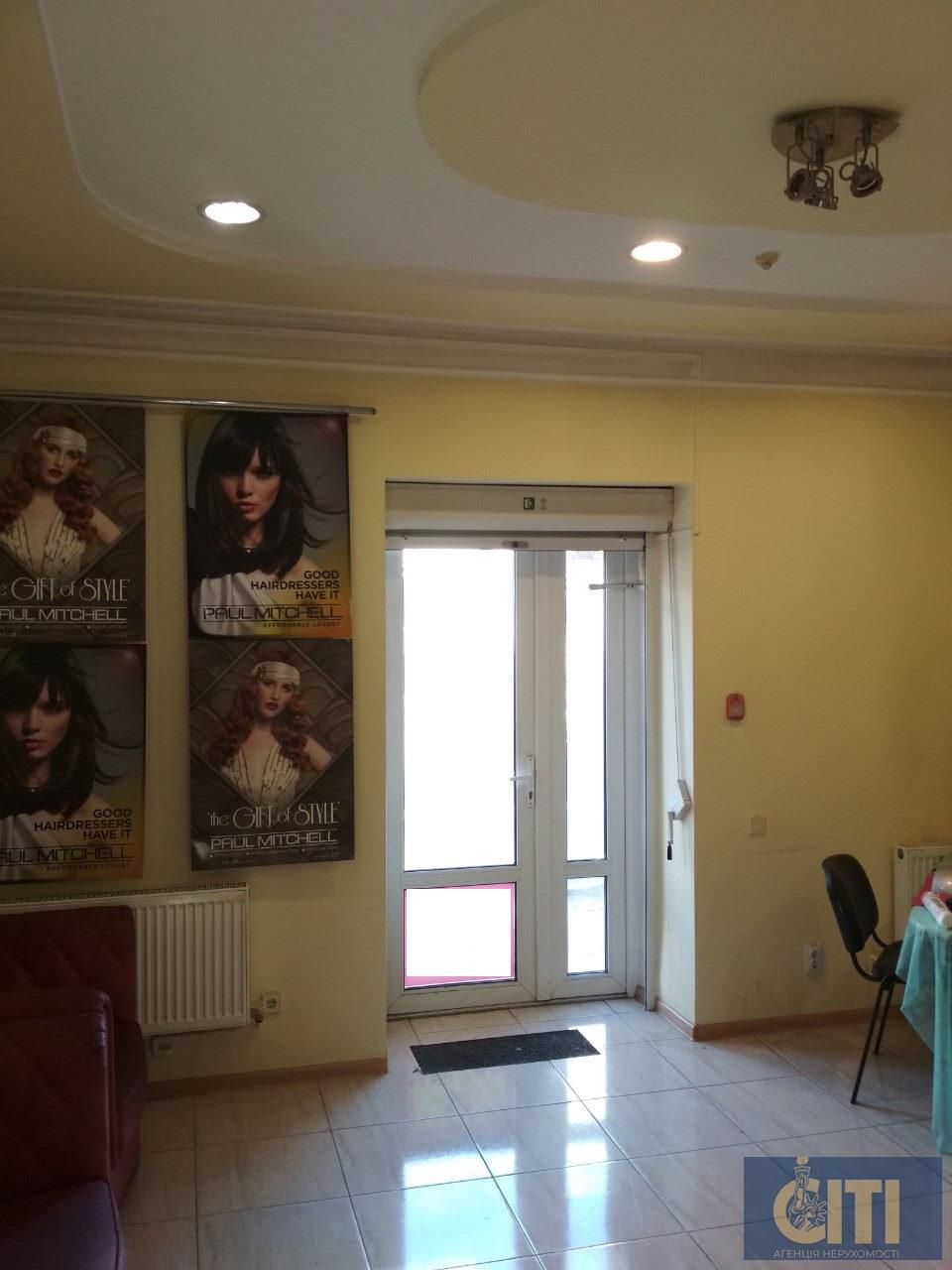 Магазин промышленных товаров в центре, 80 м2 Магазин промислових товарів у центрі, 80 м2