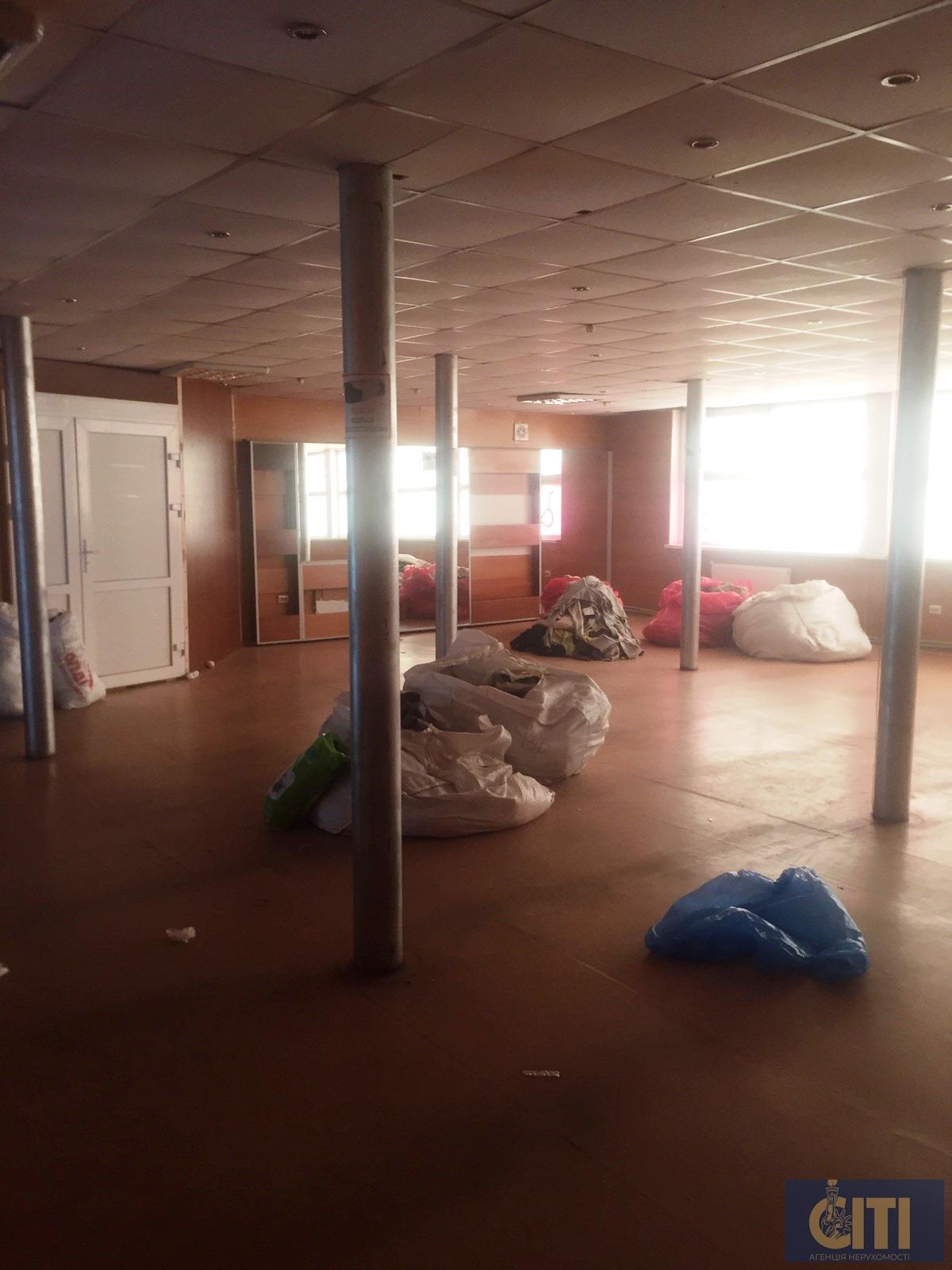 Магазин в центре, 430 кв.м Магазин у центрі, 430 кв.м