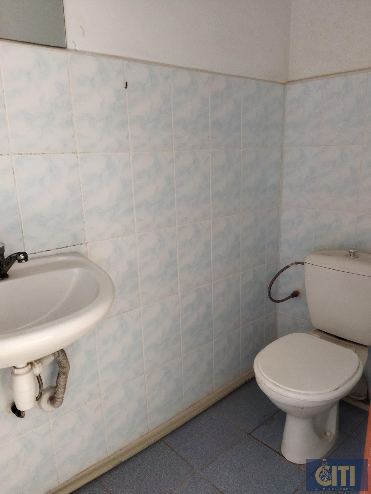 Офисные помещение различной площади, 12-130 кв.м. Офісні приміщення різної площі, 12-130 кв.м.