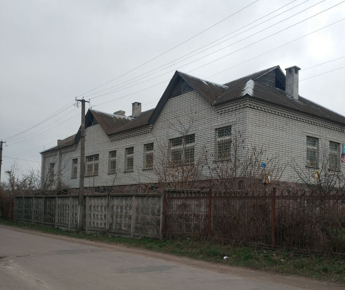 Freestanding building in Andrushevsky district, 457 m2