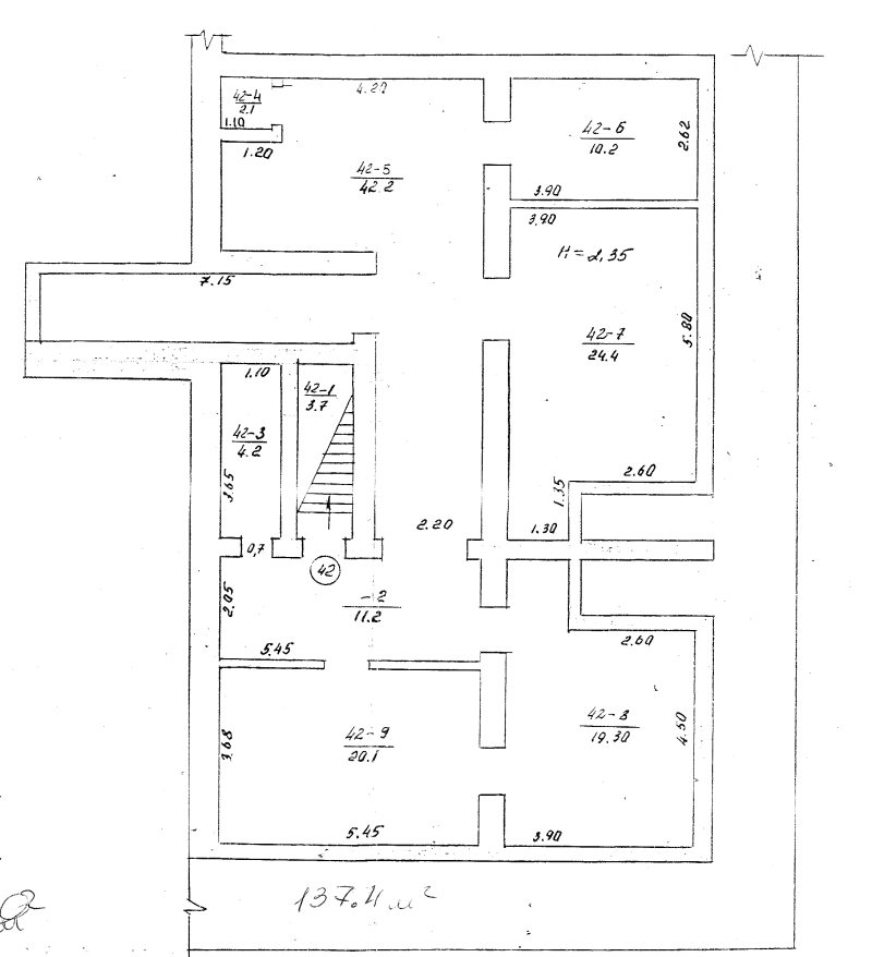 Basement in the city center, 137 m2