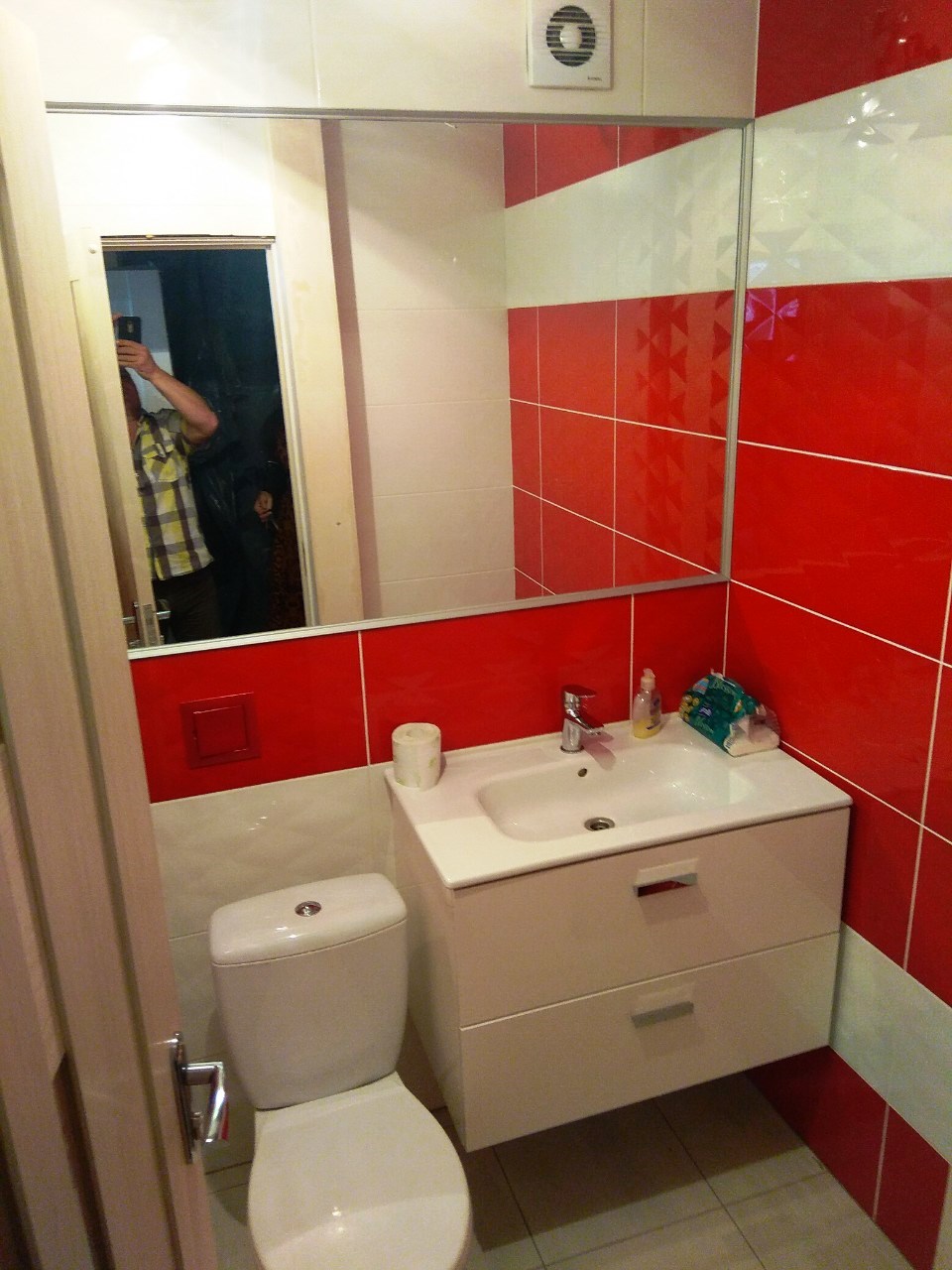 Помещение салона-магазина в центре, 65м2