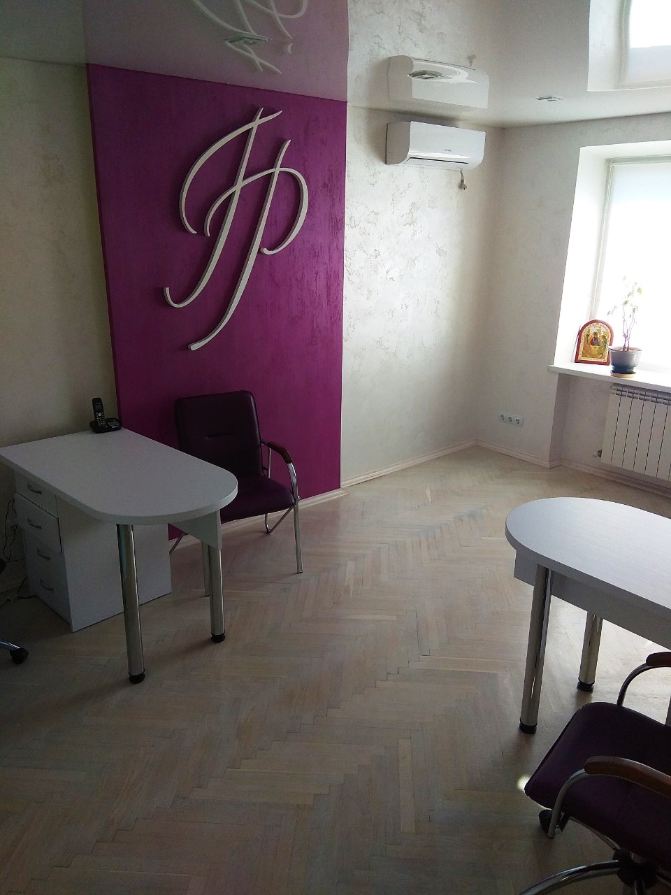Помещение салона-магазина в центре, 65м2