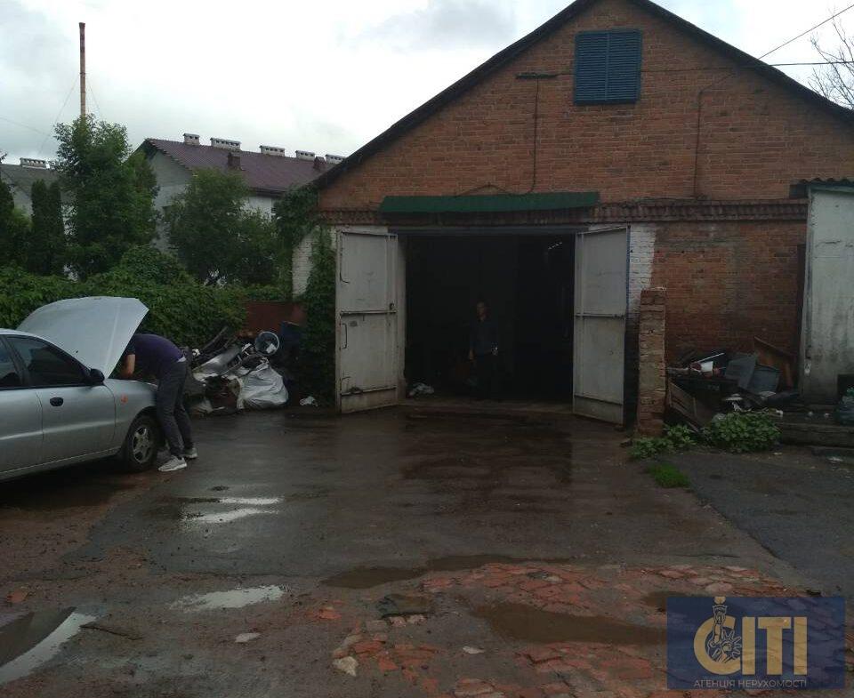 Приміщення СТО в Житомирі
