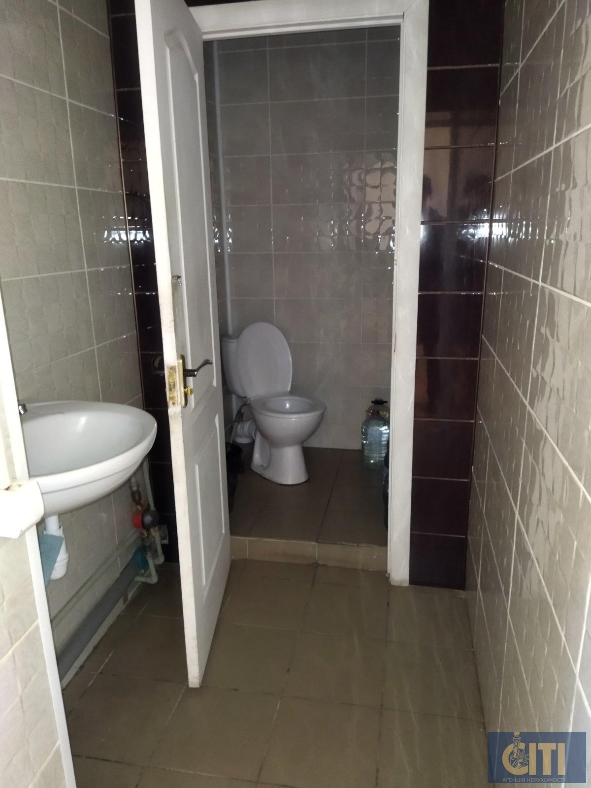 Помещение в самом центре Житомира, 600 м2 Приміщення в самому центрі Житомира, 600 м2