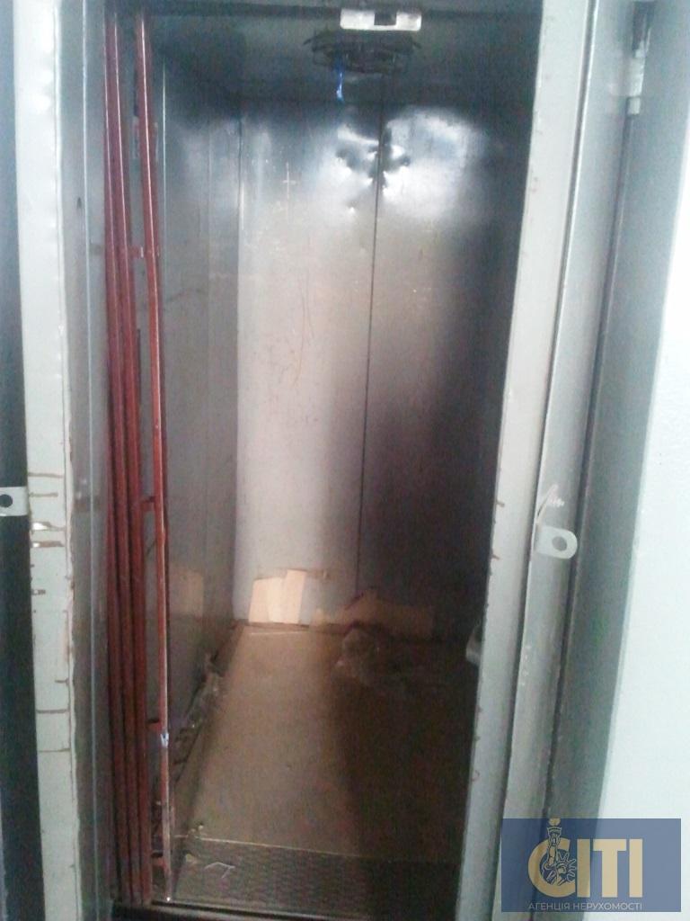 Производственно-складские помещение в Житомире, 5640 м2, 90 сот. Виробничо-складські приміщення в Житомирі, 5640 м2, 90 сот.