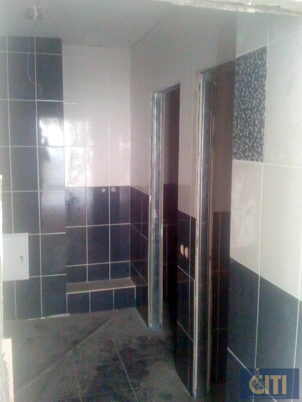 Трехэтажный офисно-спортивный комплекс Триповерховий офісно-спортивний комплекс