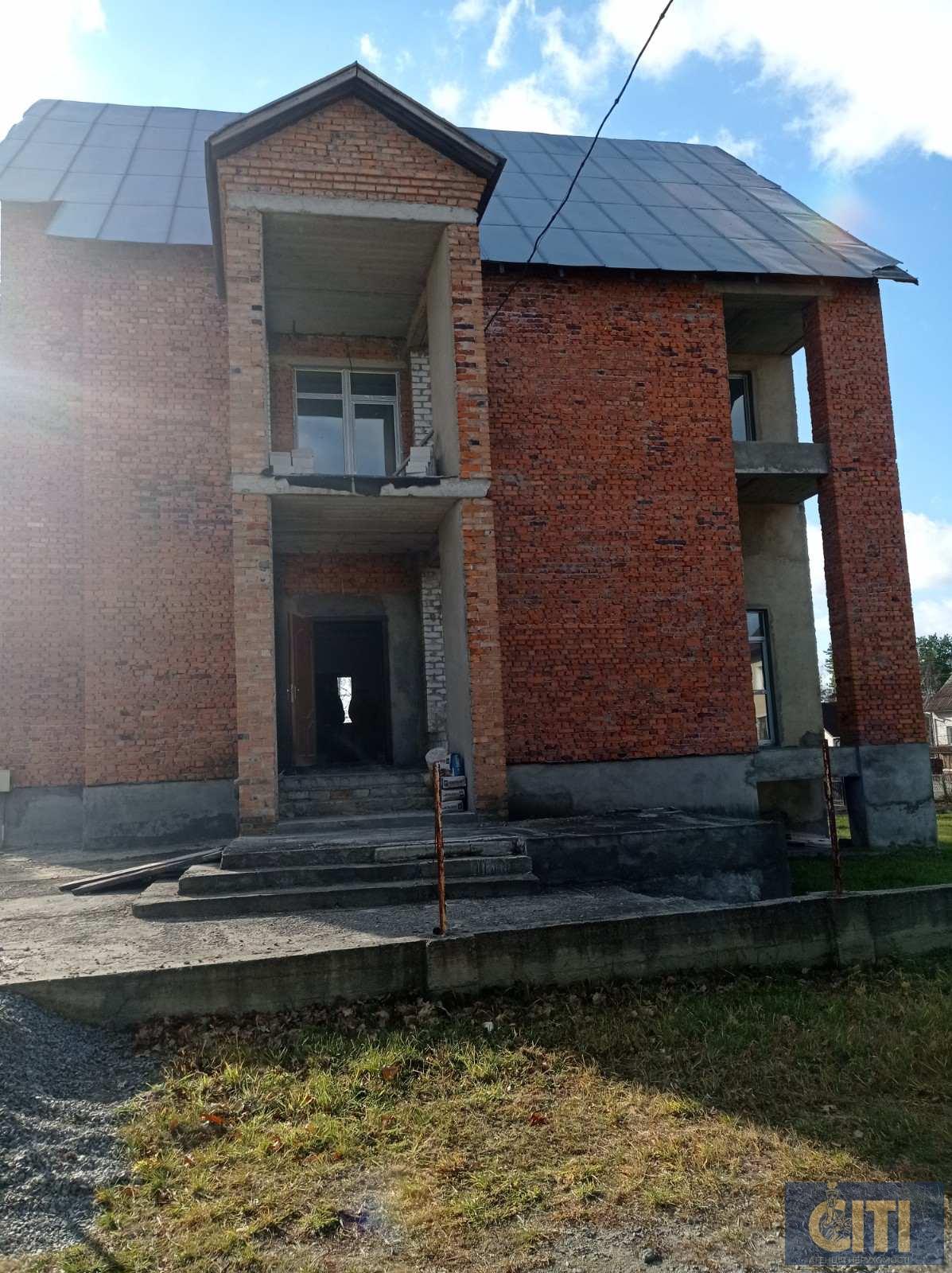 Дом под отель в Денишах, 600 м2 Будинок під готель у Денішах, 600 м2