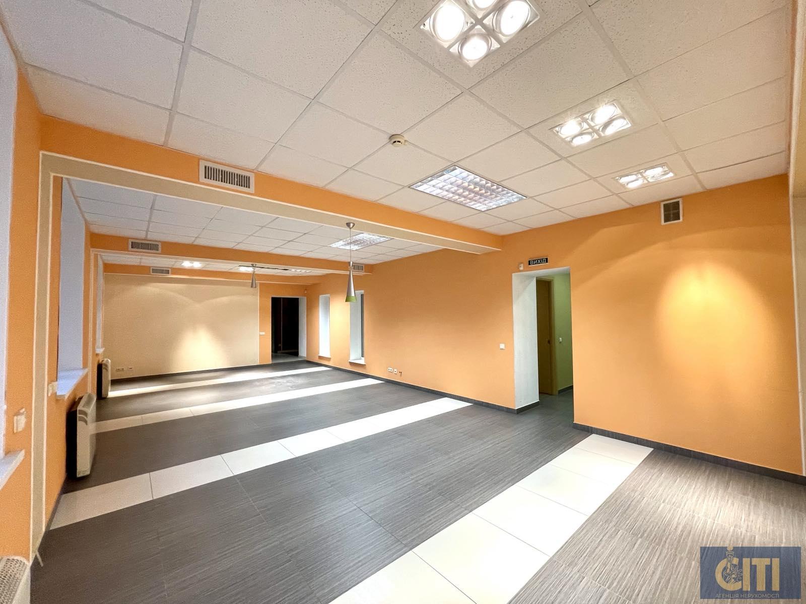 Помещение фасадное 200 кВ.м. Приміщення фасадне 200 кВ.м.