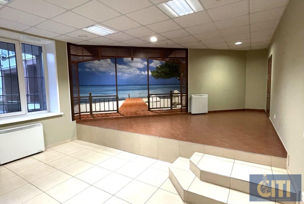 Приміщення фасадне 200 кВ.м.