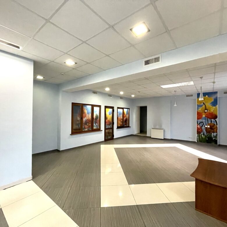 Приміщення фасадне 200 кВ.м.