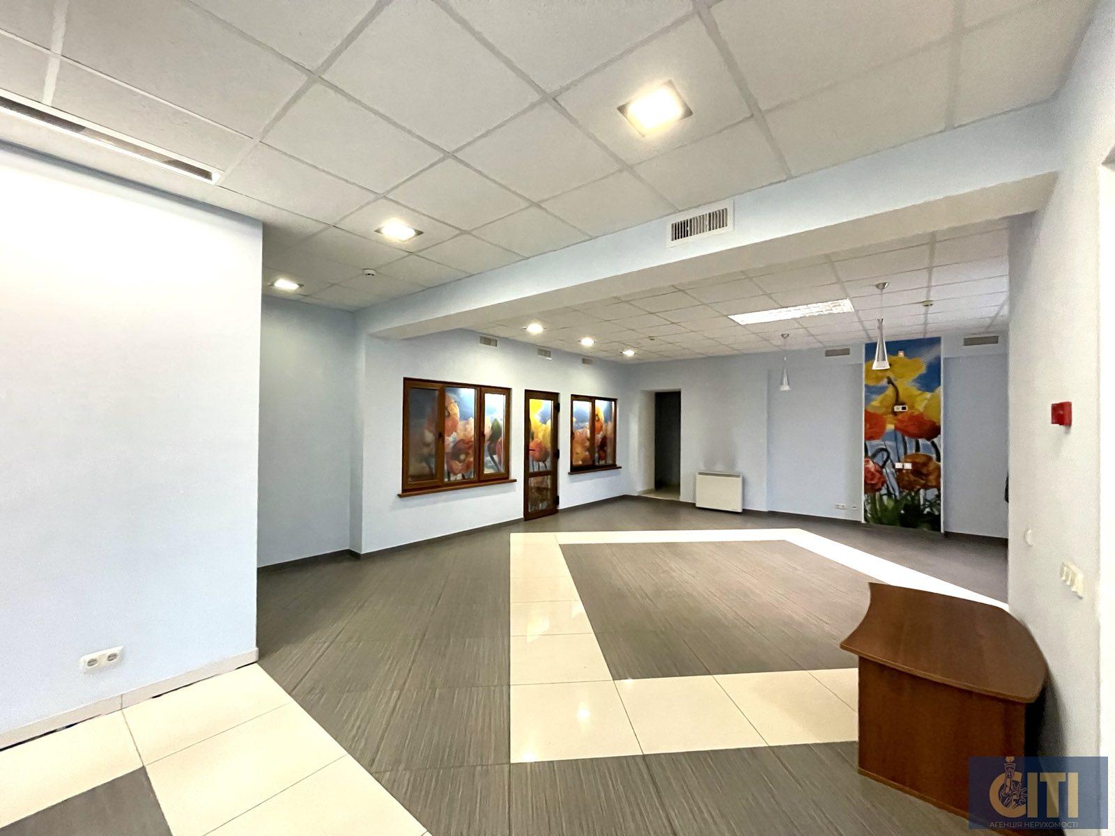 Помещение фасадное 200 кВ.м. Приміщення фасадне 200 кВ.м.