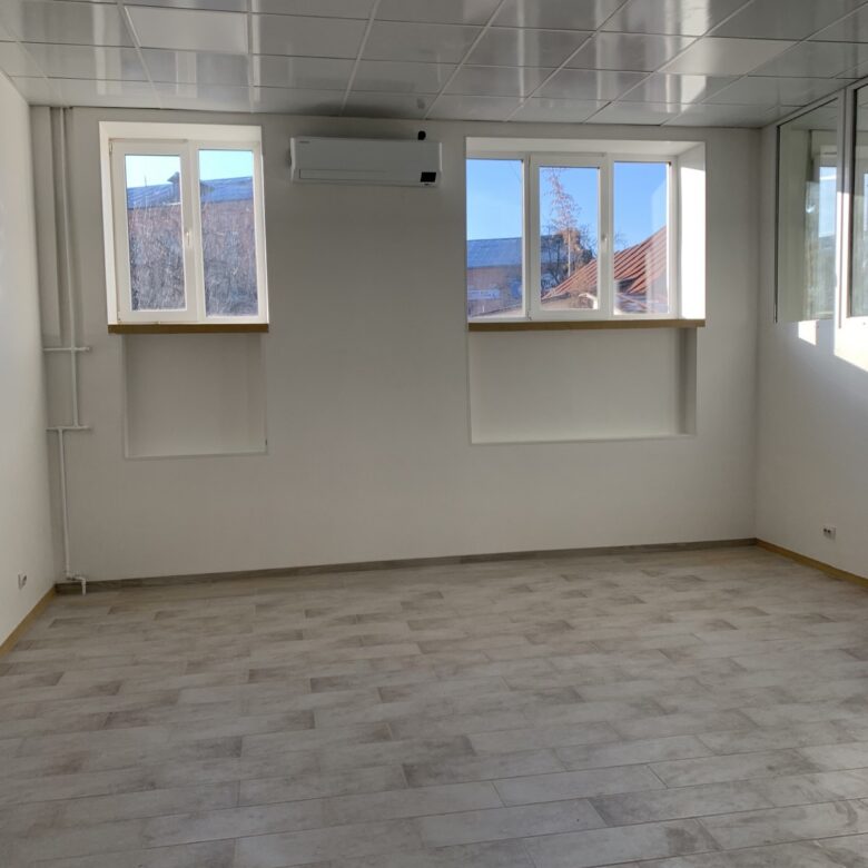 Продаж: Магазин вул. Хлібна, 55 м2