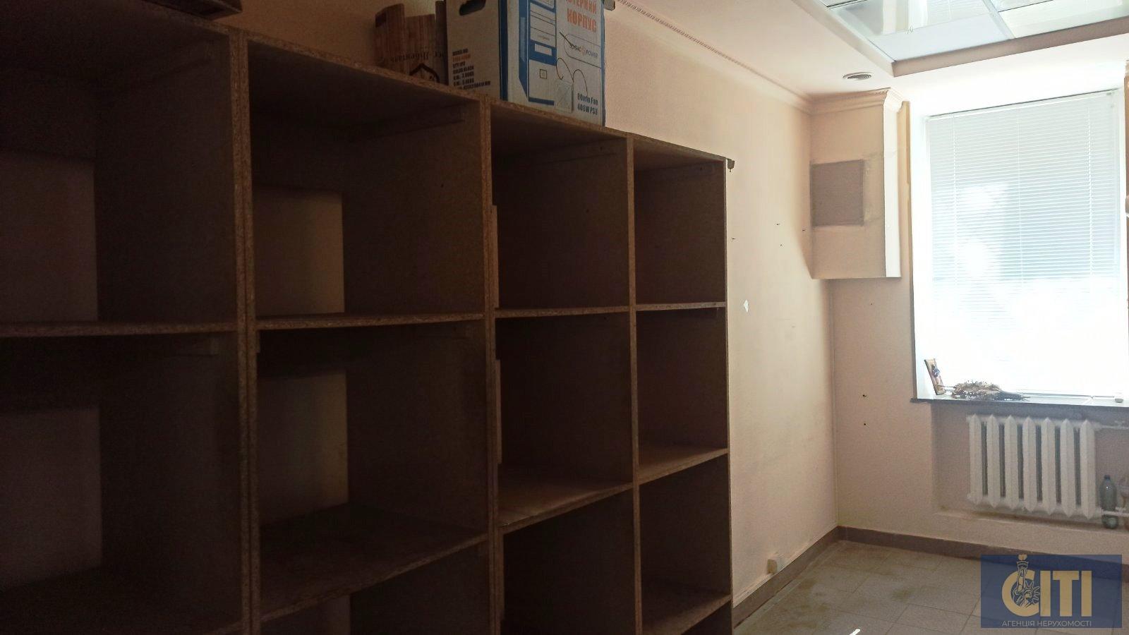 56er6uw5uydrtujt7idtyudrty Приміщення магазину в центрі, 87 кв.м.