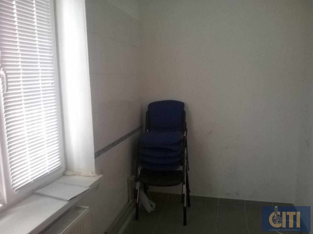 Офисное помещение в центральной части города, 41 м2 Офісне приміщення в центральній частині міста, 41 м2