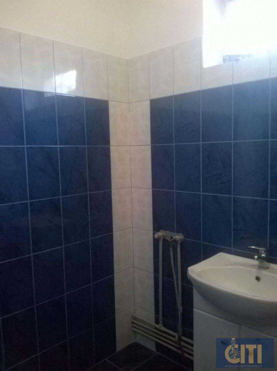 Офисное помещение в центральной части города, 41 м2 Офісне приміщення в центральній частині міста, 41 м2