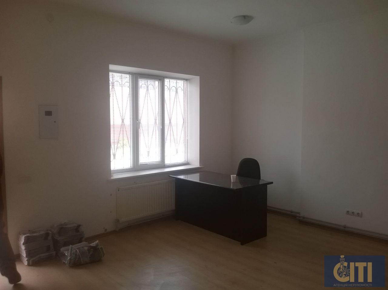 Офисное помещение в центральной части города, 41 м2 Офісне приміщення в центральній частині міста, 41 м2