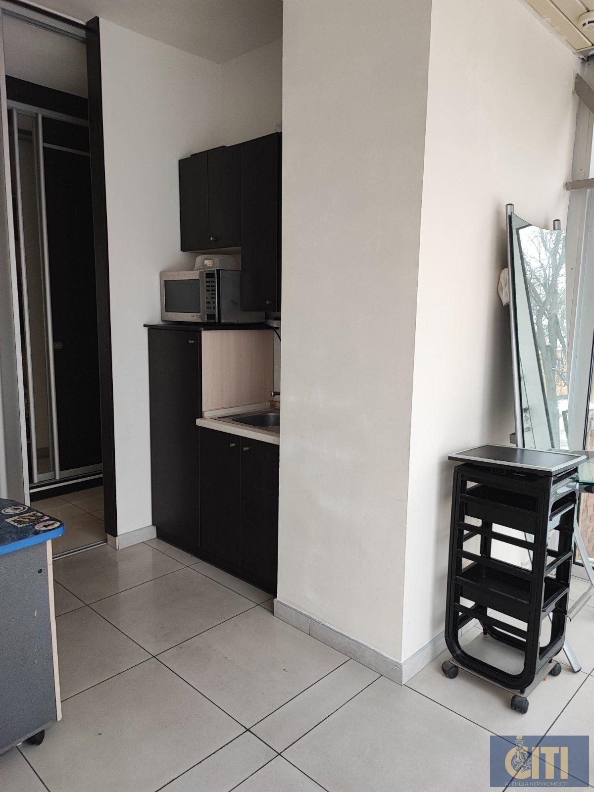 Помещение (салон красоты) в центре, 140 м2 Приміщення (салон краси) у центрі, 140 м2