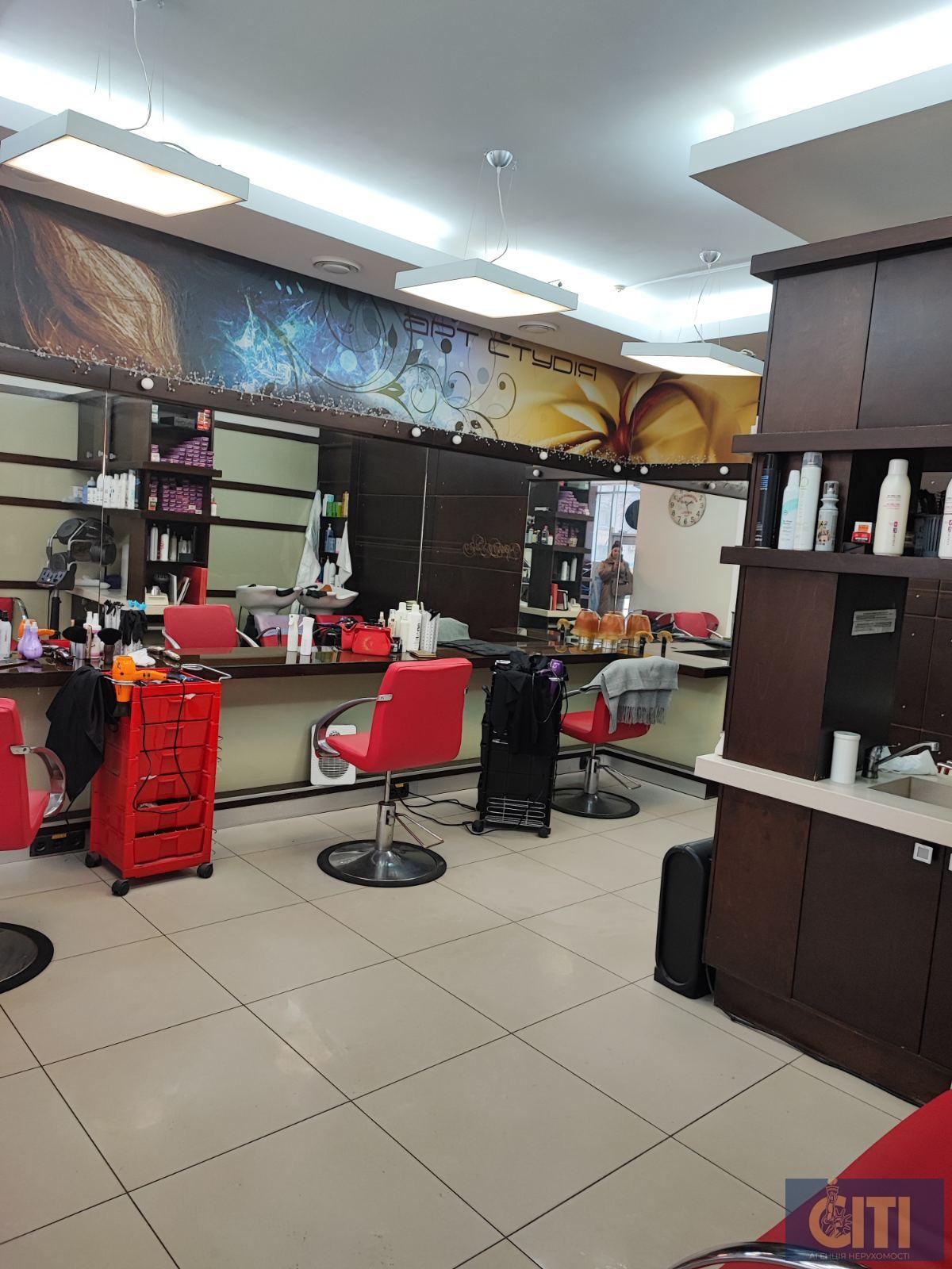 Помещение (салон красоты) в центре, 140 м2 Приміщення (салон краси) у центрі, 140 м2