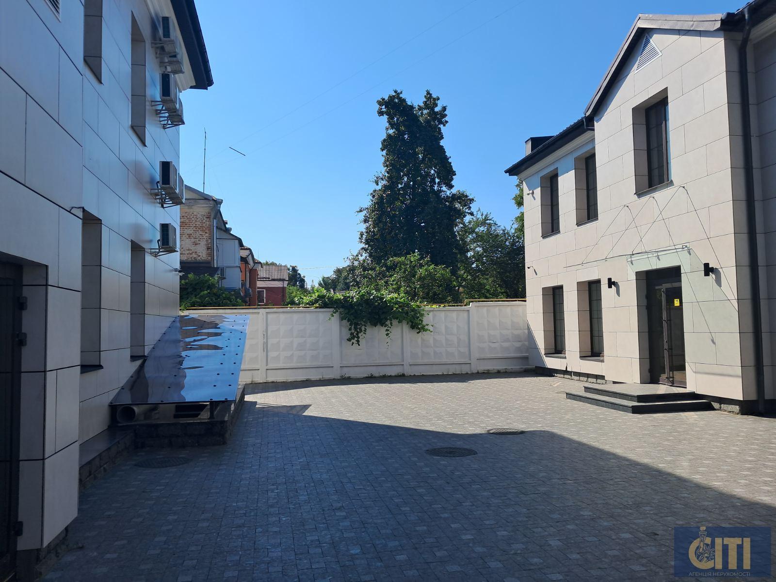 Аренда помещения в центре города, район ул. Ольжича/Победы 160кв.м. Оренда приміщення в центрі міста, район вул. Ольжича/Победи 160кв.м.