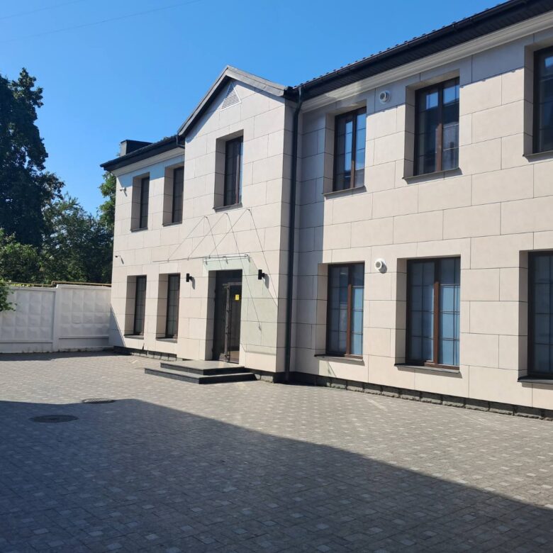 Оренда приміщення в центрі міста, район вул. Ольжича/Победи 160кв.м.