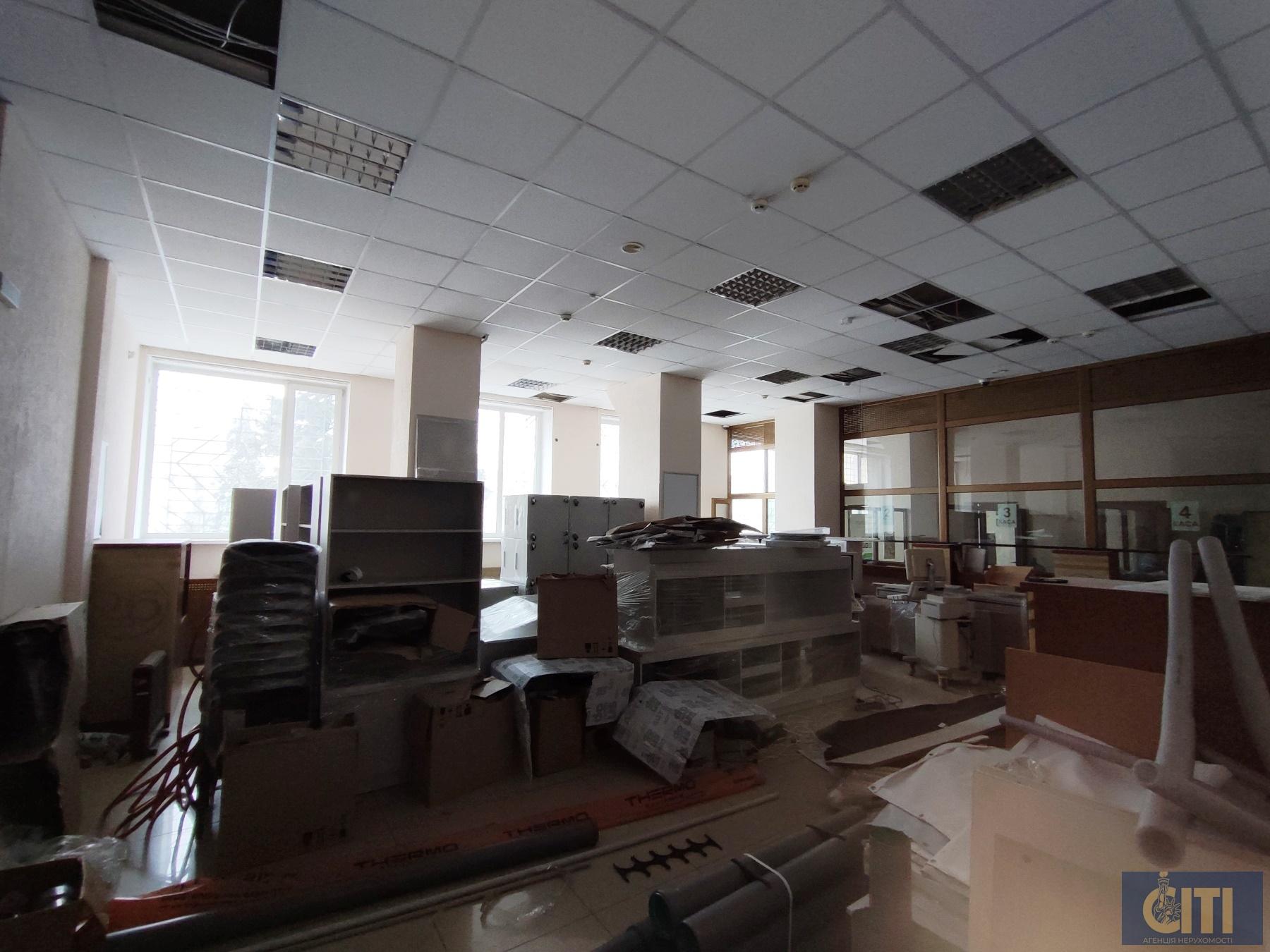 Коммерческое помещение, в центре (к-р Жовтень), 360 кв.м. Комерційне приміщення, в центрі (к-р Жовтень), 360 кв.м.