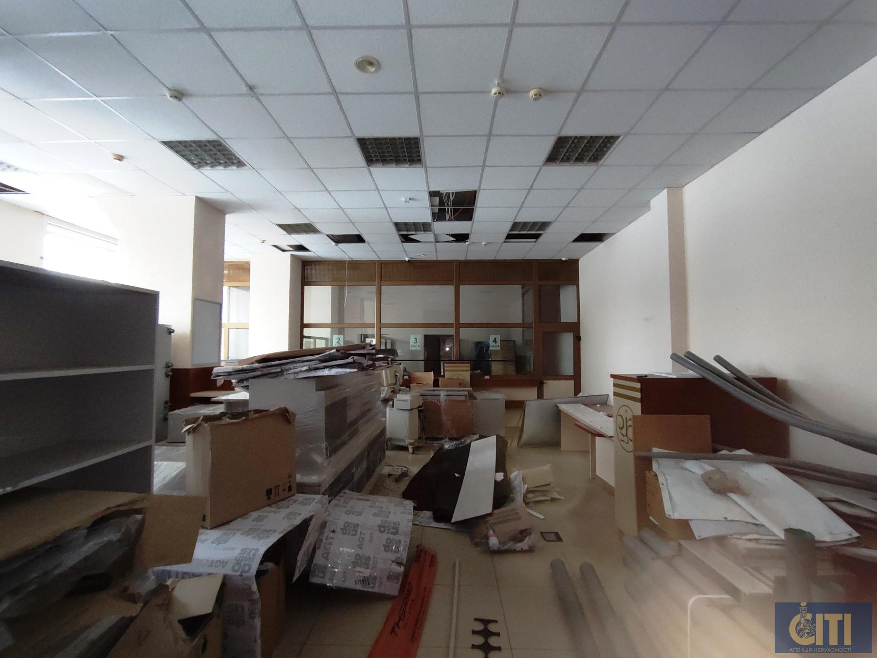 Коммерческое помещение, в центре (к-р Жовтень), 360 кв.м. Комерційне приміщення, в центрі (к-р Жовтень), 360 кв.м.