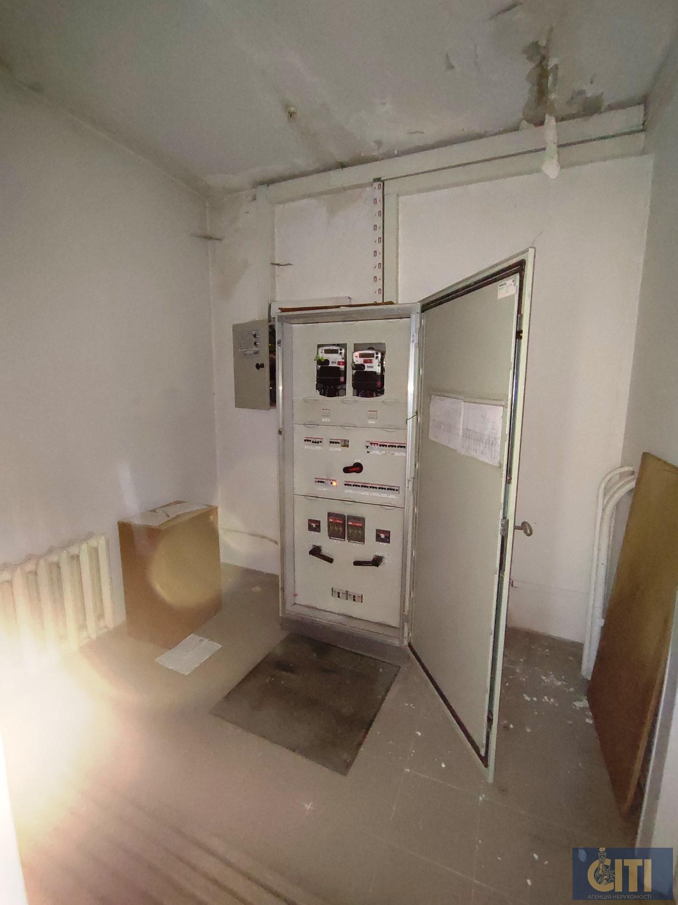 Коммерческое помещение, в центре (к-р Жовтень), 360 кв.м. Комерційне приміщення, в центрі (к-р Жовтень), 360 кв.м.