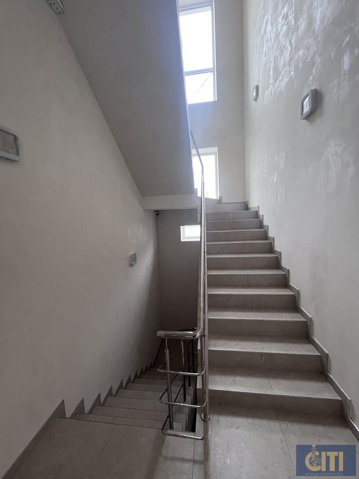 Аренда коммерческой недвижимости на улице Чудновская, 410 кв.м. Оренда комерційної нерухомості на вулиці Чуднівська, 410 кв.м.