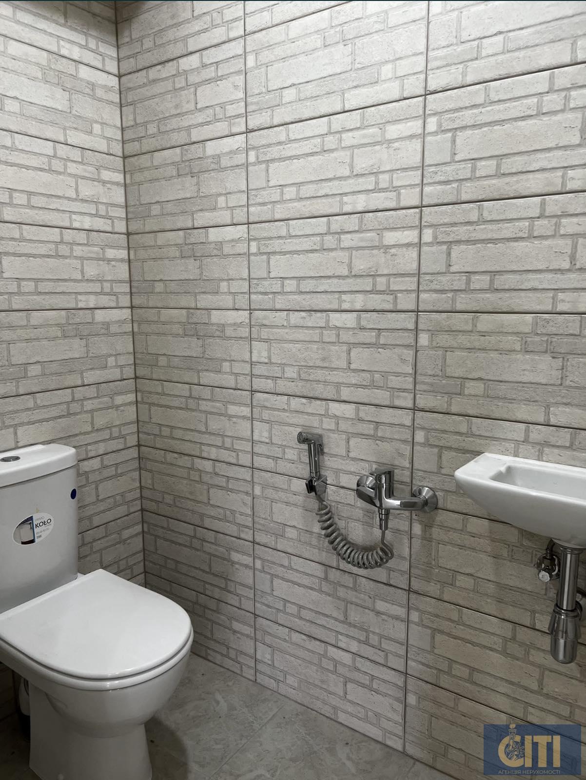 Аренда коммерческой недвижимости на улице Чудновская, 410 кв.м. Оренда комерційної нерухомості на вулиці Чуднівська, 410 кв.м.