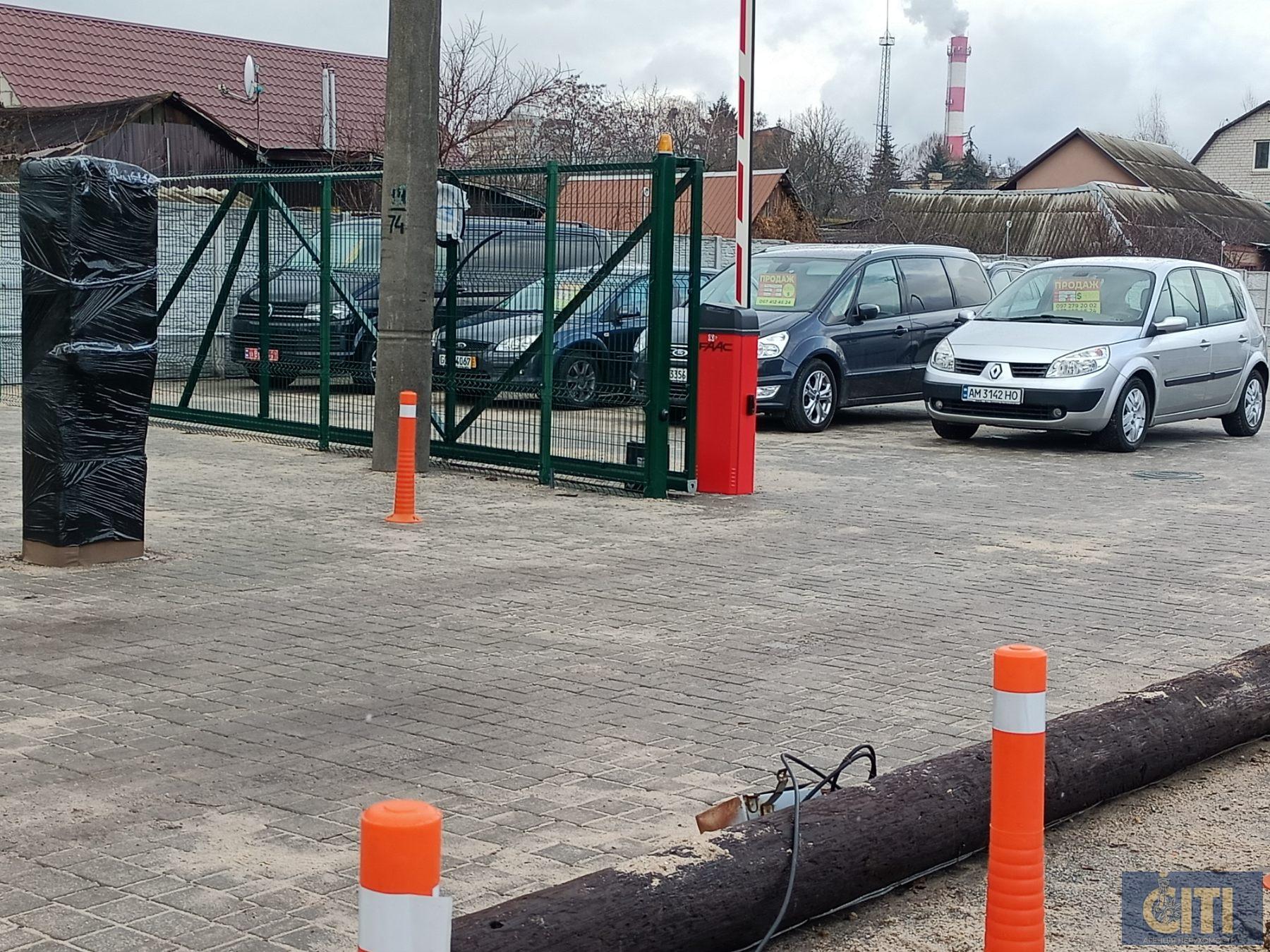 Автоплощадка (парковочное пространство) – 1 200 m² + офис 15-45 m² Автомайданчик (паркувальний простір) - 1 200 m² + офіс 15-45 m²