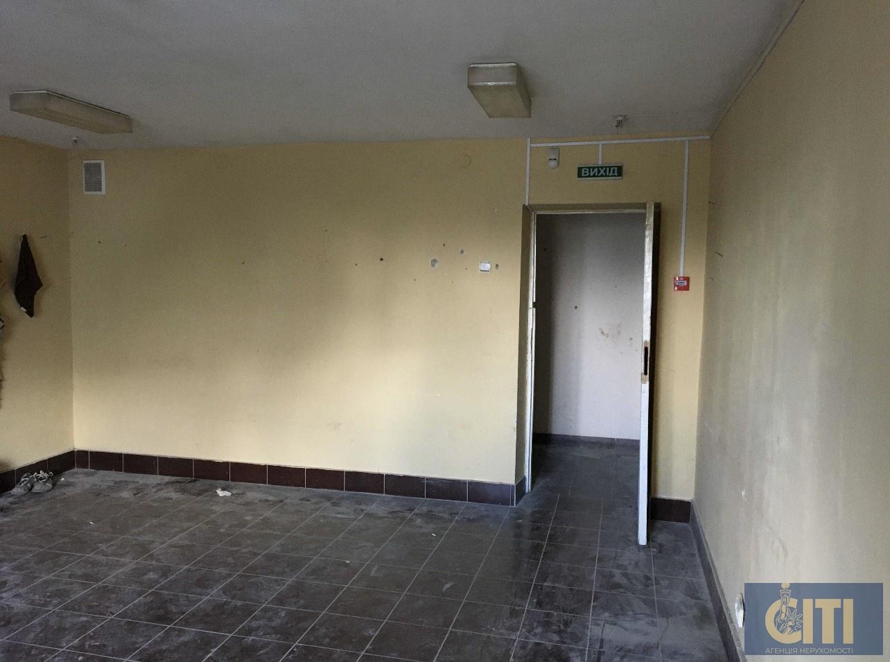 Помещения с отдельным входом (второй этаж) 135,7 кв.м. Приміщення з окремим входом (другий поверх) 135,7 кв.м.