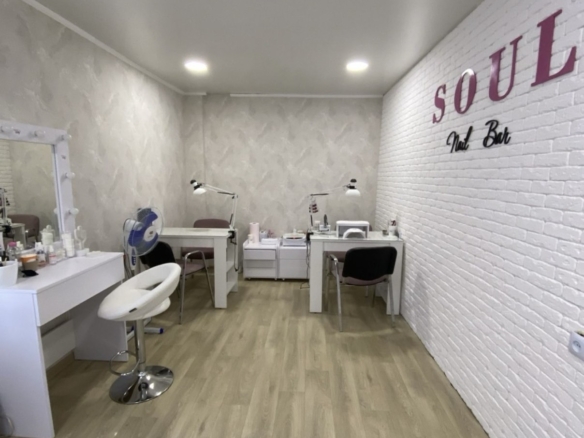 Salon for rent with furniture and equipment, 11 m2