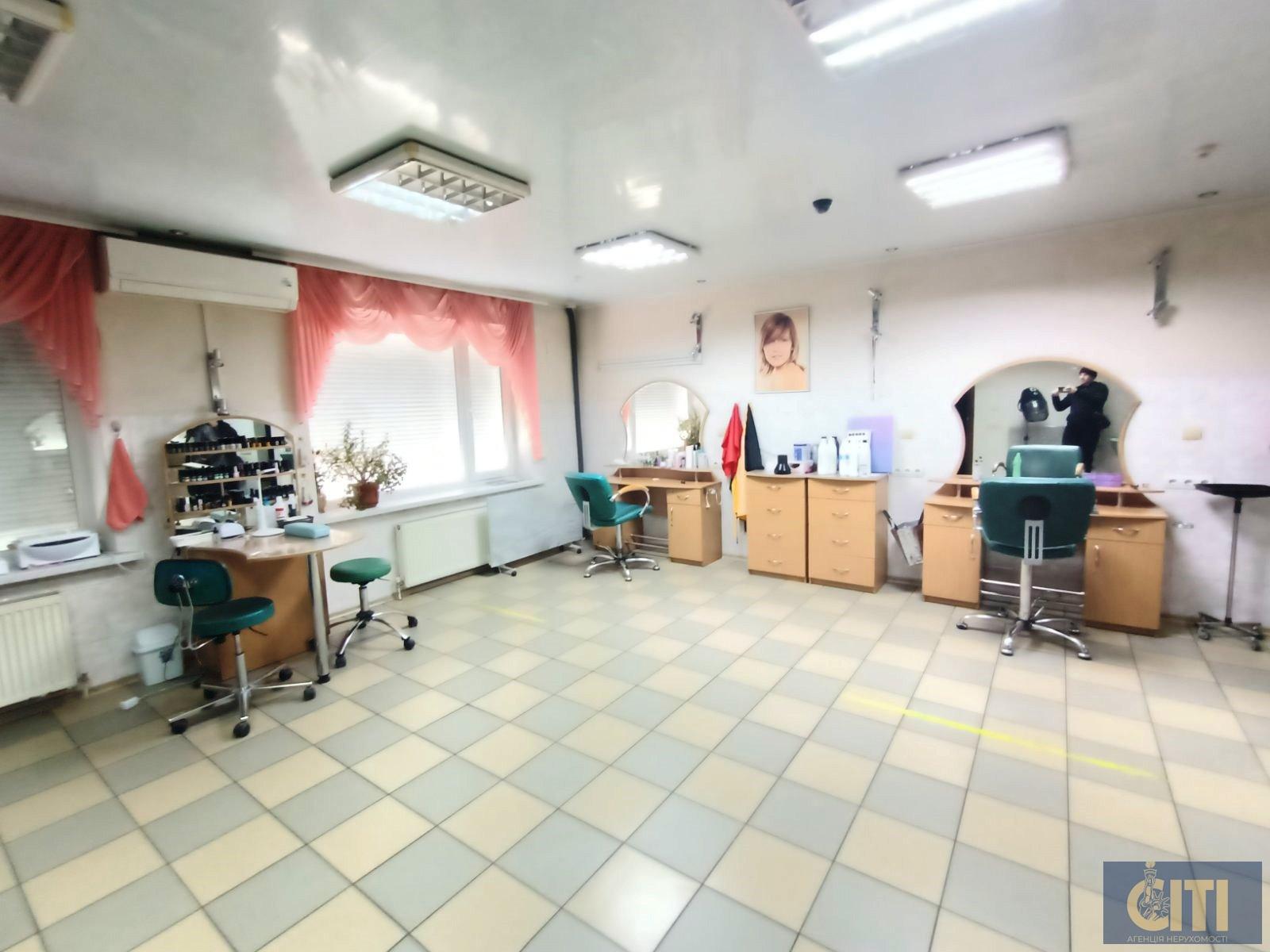 Сдам в аренду салон красоты в центральной части города по ул. Восточная, 120 м² Здам в оренду салон краси в центральній частині міста по вул. Східна, 120 м²