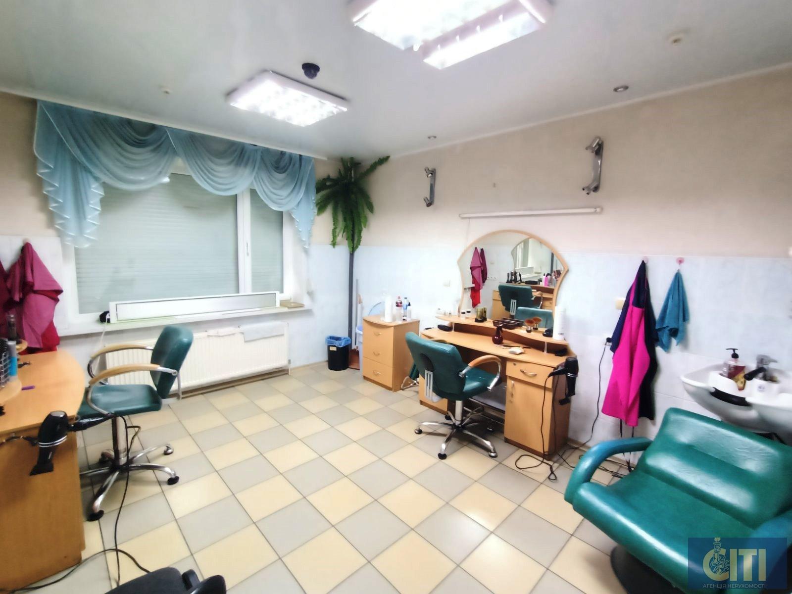 Сдам в аренду салон красоты в центральной части города по ул. Восточная, 120 м² Здам в оренду салон краси в центральній частині міста по вул. Східна, 120 м²