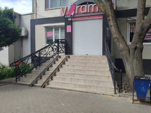 Premises in the area of the Family Market, 81 m2