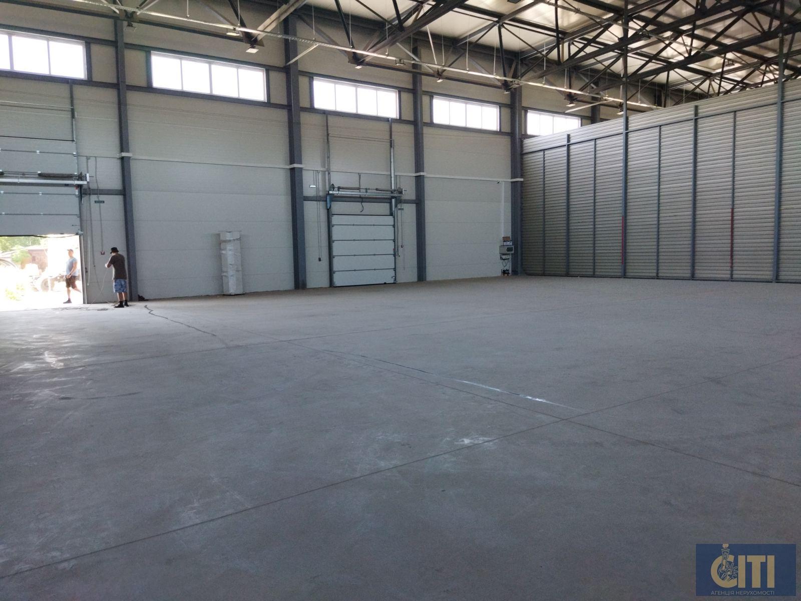 Складское помещение, 1 150 кв.м. Складське приміщення, 1 150 кв.м.