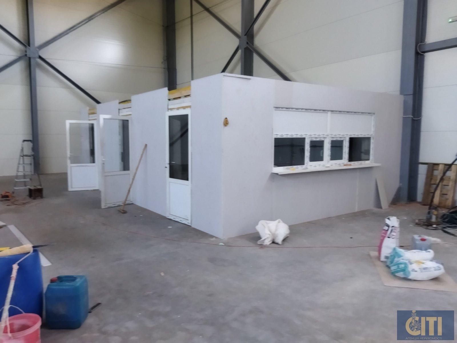 Складское помещение, 1 150 кв.м. Складське приміщення, 1 150 кв.м.