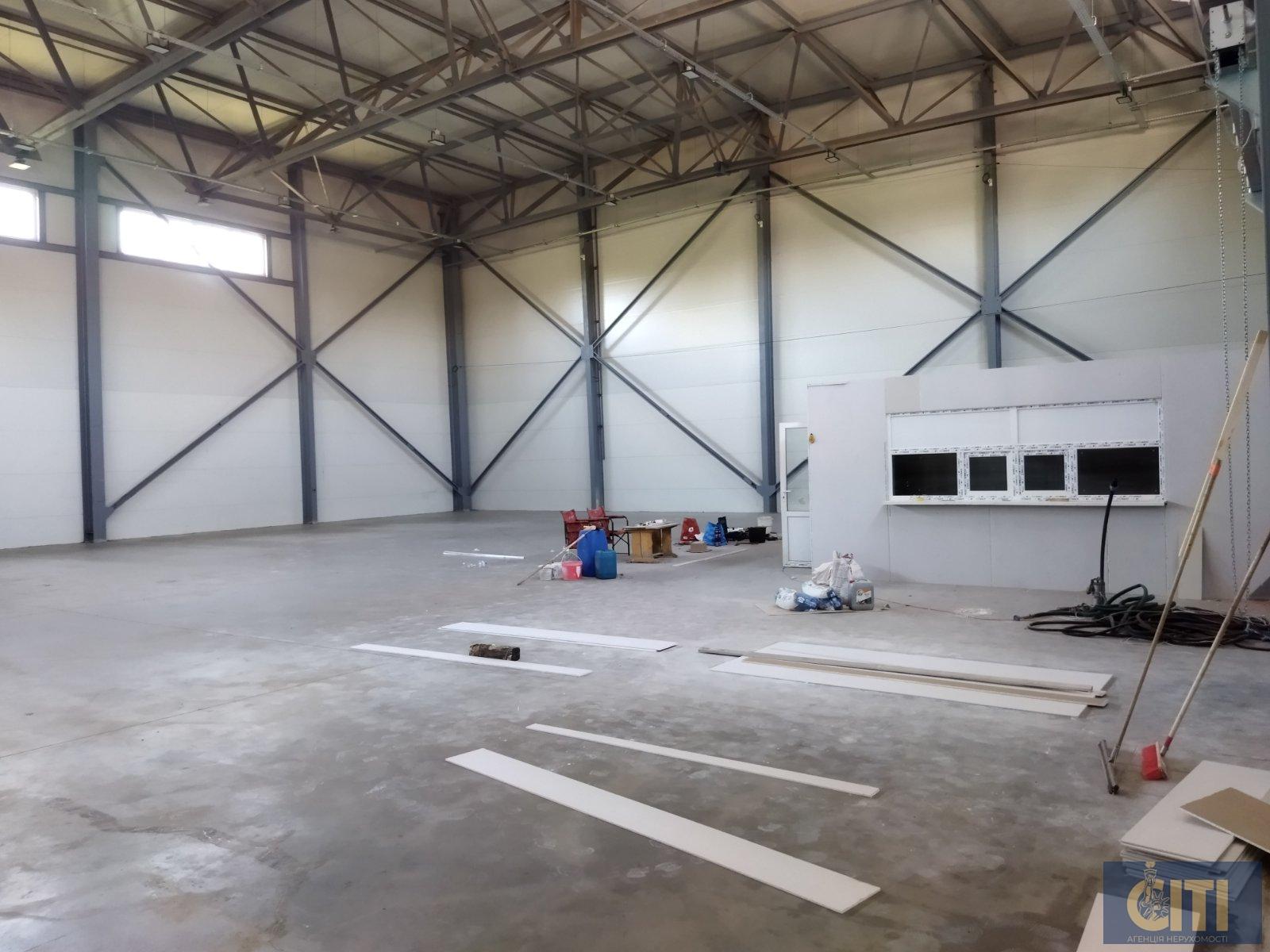 Складское помещение, 1 150 кв.м. Складське приміщення, 1 150 кв.м.