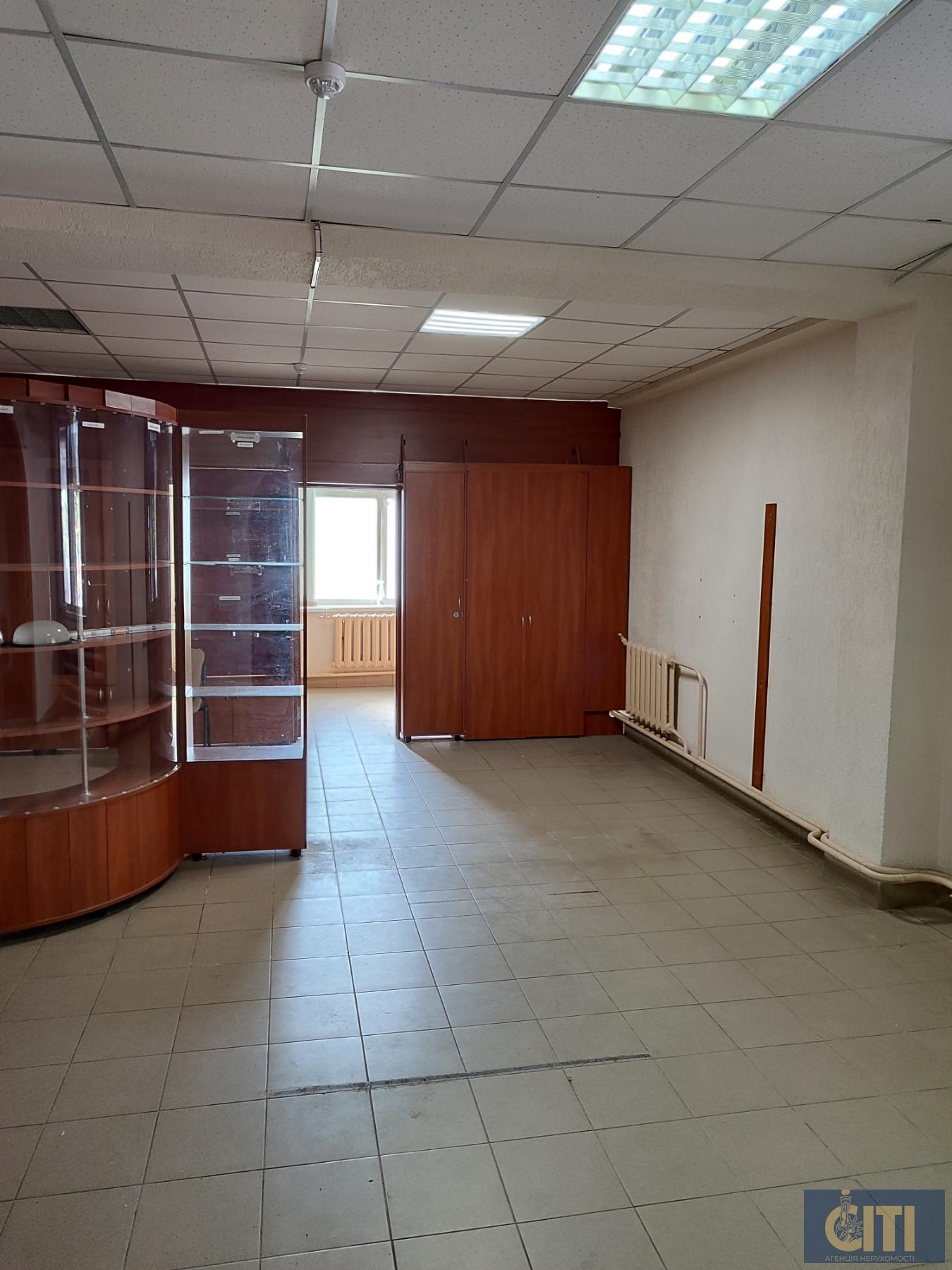 Аренда магазина площадью 88 кв. м в районе Малеванка. Оренда магазину площею 88 кв. м у районі Мальованка.