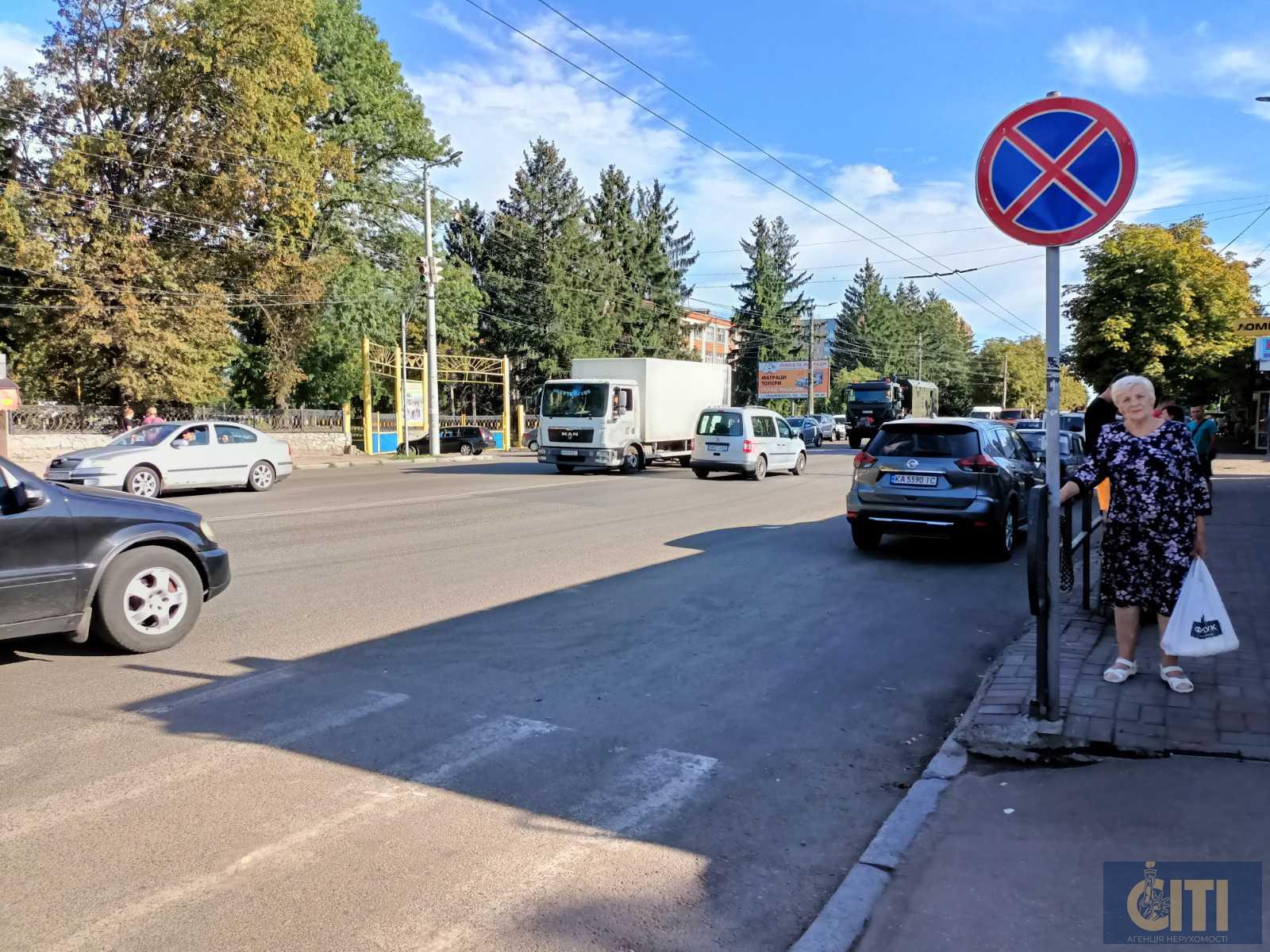 Аренда киоска на Крошне, 20 м², фасад Оренда кіоску на Крошні, 20 м², фасад