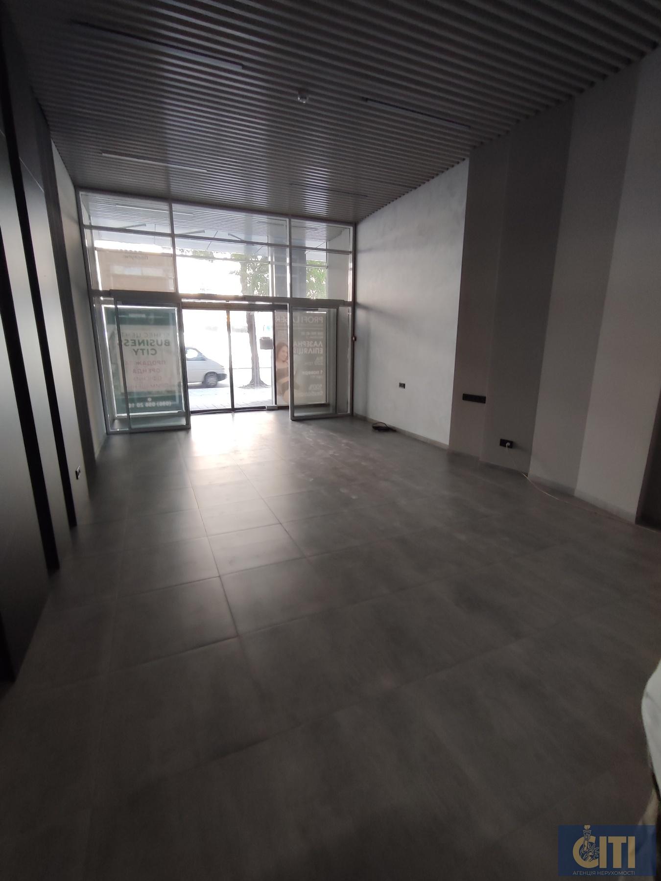 Помещения в новом торгово-офисном центре на Киевской от 100 кв.м. Приміщення в новому торгово-офісному центрі на Київській від 100 кв.м.