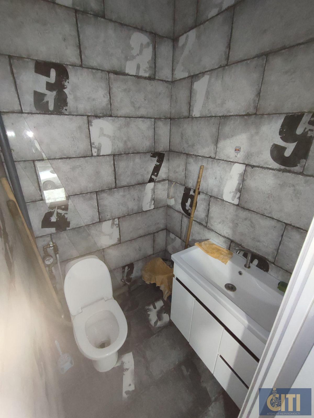 Продажа помещения (магазин, офис) в центре города, 35 кв.м Продаж приміщення (магазин, офіс) у центрі міста, 35 кв.м