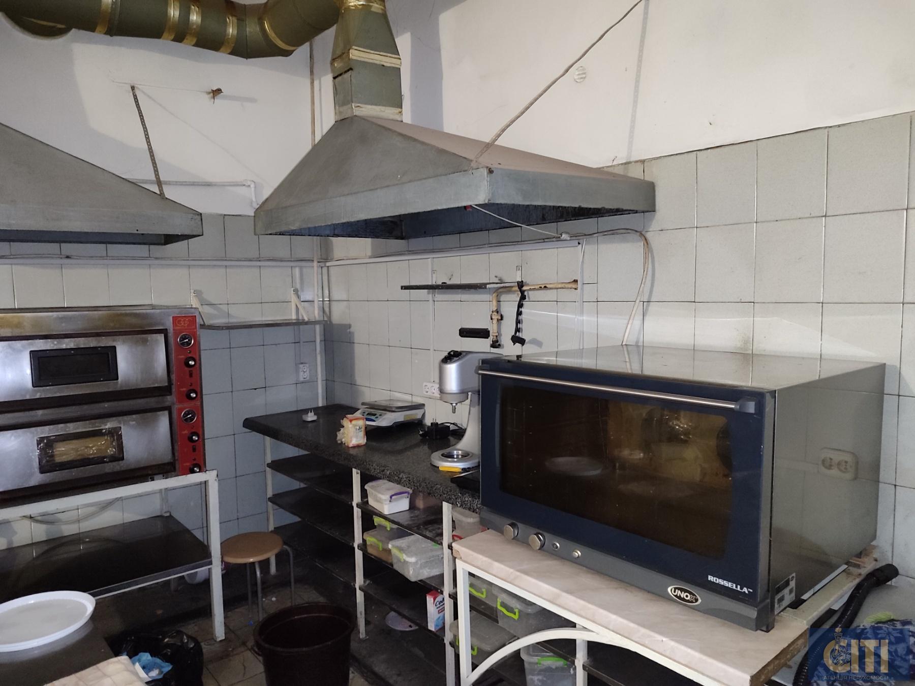 Аренда помещения (кафе) площадью 100 кв.м в центре города, район ТЦ Мирошка Оренда приміщення (кафе) площею 100 кв.м у центрі міста, район ТЦ Мирошка