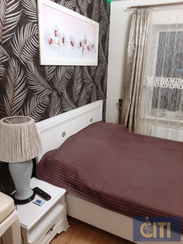 Продается гостиничный комплекс в районе Корбутовка, из трех зданий, 850 кв.м. Продається готельний комплекс у районі Корбутівка, з трьох будівель, 850 кв.м.